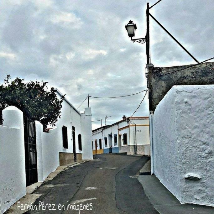 Cortijo Los Garridos - 8 Huespedes Fernan Perez Eksteriør billede